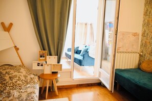 5 habitaciones, escritorio, tabla de planchar con plancha y wifi 