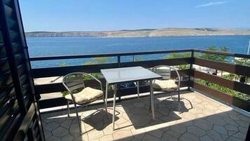 Apartment (One Bedroom Apartment with Balcony an) | Terrace/patio