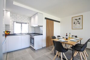 Fridge, microwave, oven, dishwasher