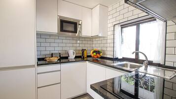 Fridge, microwave, oven, dishwasher