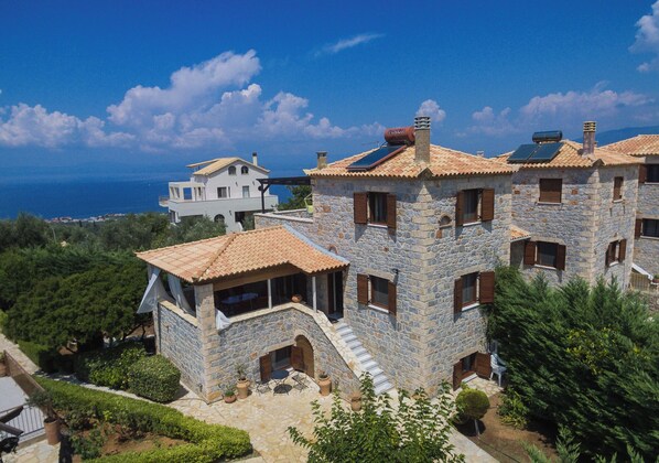 Exterior - Lovely detached stone house with private pool and tranquil surroundings. (Messenia)