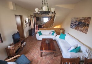 Smart-tv och eldstad