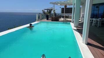 Deluxe-Zimmer, Meerblick | Terrasse/Patio