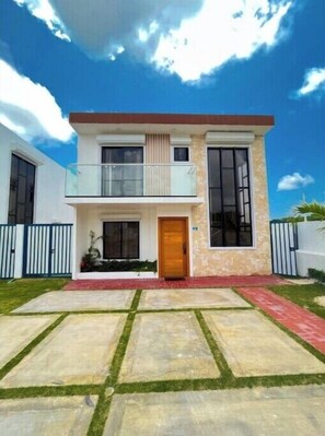 Exterior - Amazing 3BR - 3.5Bath Villa W/Private Pool
 (Punta Cana)