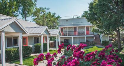 Fall River Hotel and Grazerz Restaurant