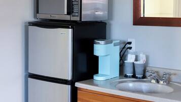 Studio Suite, 1 King Bed with Sofa bed