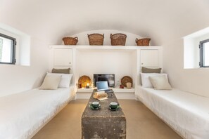 2 bedrooms, iron/ironing board, travel crib, free WiFi