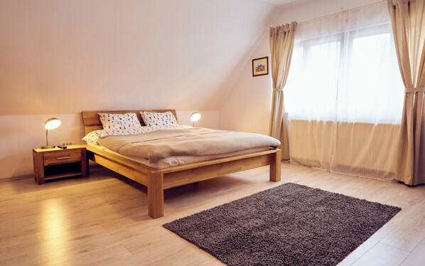 Apartamento romántico | 1 dormitorio, sistema de insonorización, tabla de planchar con plancha
