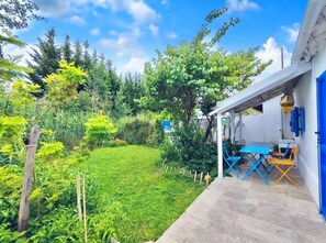 Outdoor dining - La Maisonette Cambon, Charme en Camargue (Saintes-Maries-de-la-Mer)