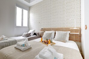 WiFi, bed sheets - 402 Suite Netter - Superb Studio in Paris (Paris 02 Bourse)