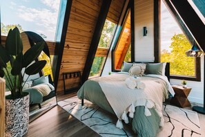 3 室のベッドルーム、デスク、アイロン / アイロン台、WiFi (無料)