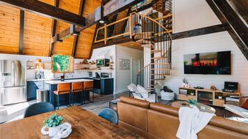 Smart TV, fireplace, stereo