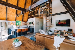 Smart TV, fireplace, stereo