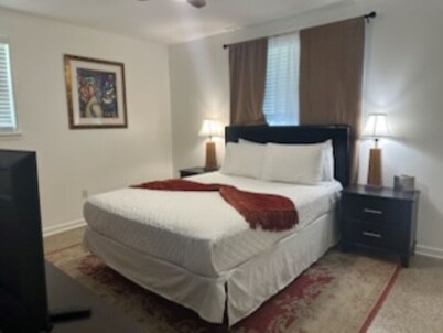 NOLA Safe(2BD) Vacation hub!
