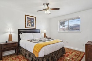 2 bedrooms, desk, iron/ironing board, free WiFi