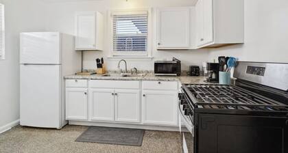 NOLA Safe(2BD) Vacation hub!