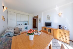 Interior detail - Ferrari 13 Apartment by Wonderful Italy (Sirmione)