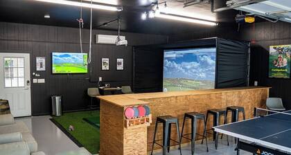 New! Insane Golf Retreat & Simulator - Bogey Bunks