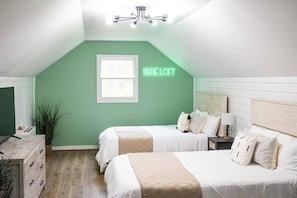 5 habitaciones, tabla de planchar con plancha, wifi y ropa de cama 
