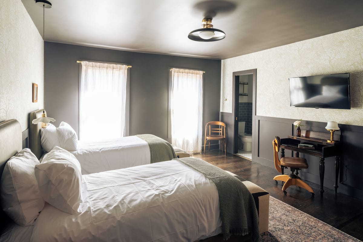 Standard Room, 2 Double Beds