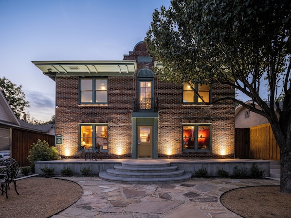 Bagian depan properti