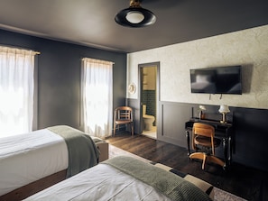 Kamar Standar, 2 Tempat Tidur Twin | Tirai kedap cahaya, Wi-Fi gratis, dan seprai linen