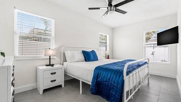 2 bedrooms, iron/ironing board, free WiFi, bed sheets