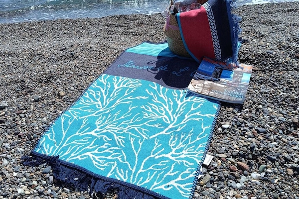 Private beach, white sand, beach bar