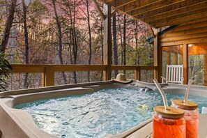 Family Cabin | Private spa tub