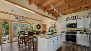 家庭小屋 | 私人厨房 | 冰箱、微波炉、烤箱、炉灶