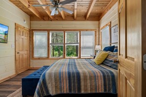 Family Cabin | 4 bedrooms, free WiFi - Countryside Comfort By Ghosal Luxury Lodging (Sevierville)