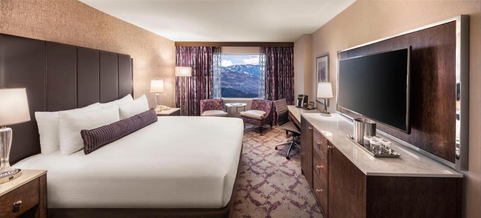 Located in the heart of downtown Reno, Silver Legacy Resort Casino features 5 unique ...