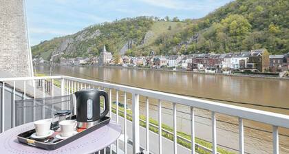 Duplex au Bord de la Meuse à Dinant Pour 2 à Personnes - Gîte le Grand Kangourou