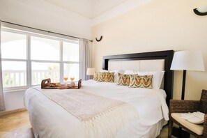 2 bedrooms, iron/ironing board, WiFi, bed sheets - Umaya Resort & Adventures Two Bedroom Penthouse Lagoon View (Placencia,)