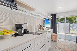 Fridge, microwave, oven, coffee/tea maker