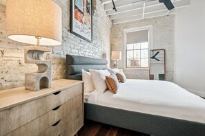 4 chambres, fer et planche à repasser, literie fournie