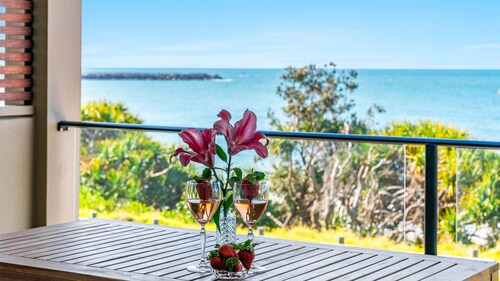 Convent Cove 3 - Beachfront Apartment with Convent Beach Views - Holiday Yamba