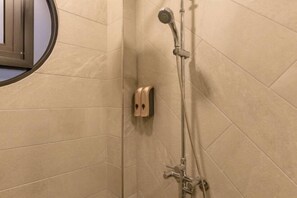 Room - Daytime (Penghu)