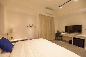 Room - Daytime (Penghu)