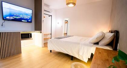 Trendy Studio 10 miles from Disneyland Park