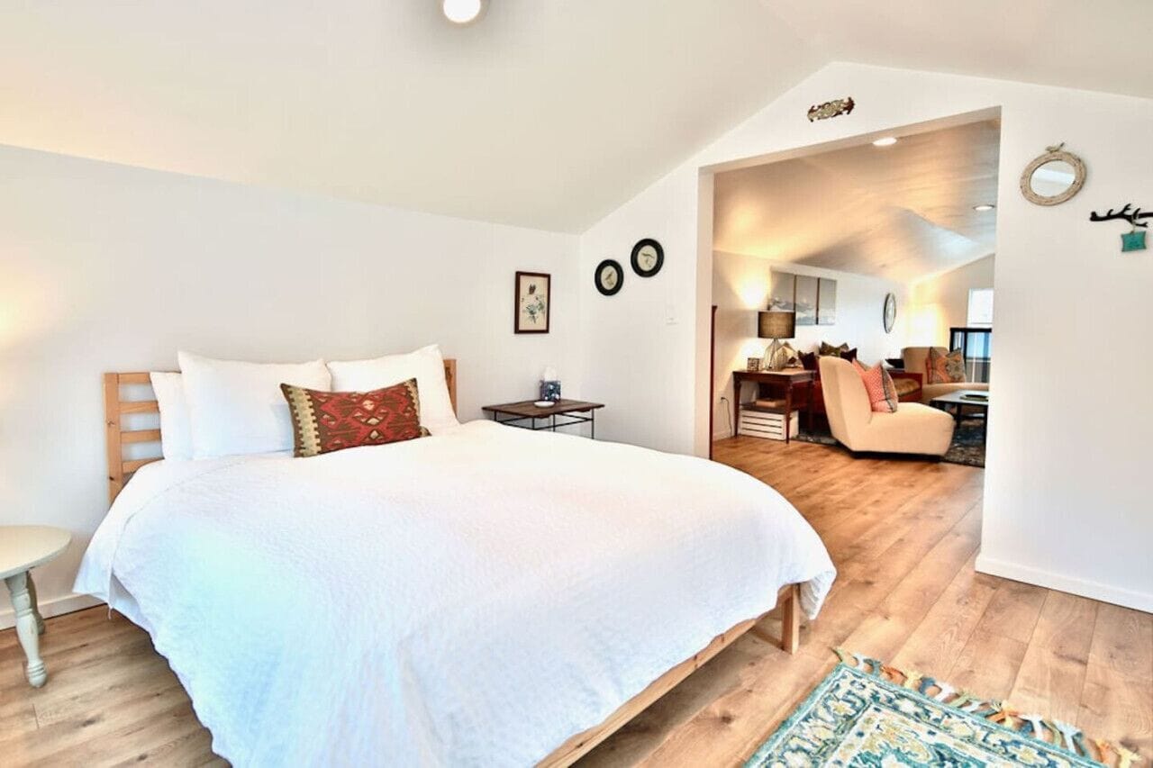 3 bedrooms, desk, iron/ironing board, free WiFi