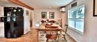 Central basecamp for Hurricane Ridge & downtown