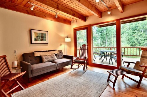 5 min to Fort Flagger St. Park w/ wifi & fire pit