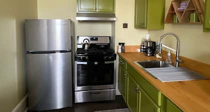 Comfy loft with views of Ashtabula River! In the center of Bridge Street!