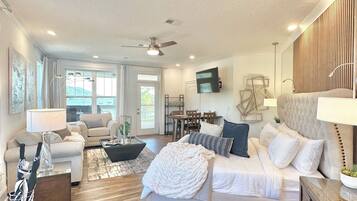 TV connectée, cheminée, baby-foot