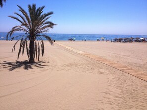 Beach - Bonito Apartamento a 100 Metros de la Playa (Estepona)