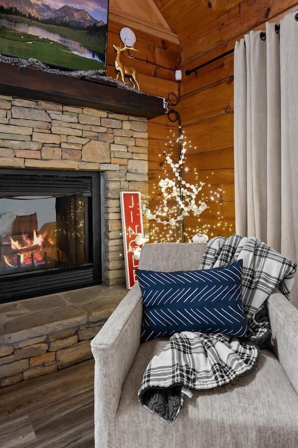 Interior - Cabin Near PF, Hot Tub & View | Free Tickets🌄♨️🏡 (Pigeon Forge)