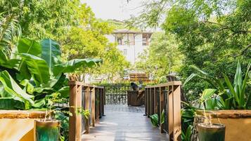 Enceinte de lâhĂ©bergement