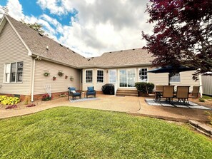 Exterior - Peaceful - View - Close to Owensboro - Modern Farmhouse (Utica)