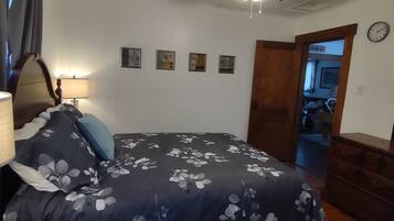 2 slaapkamers, een strijkplank/strijkijzer, wifi, beddengoed